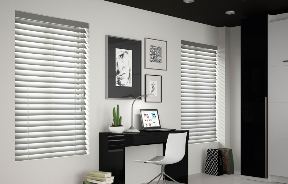 HIGH GLOSS VENETIAN BLIND